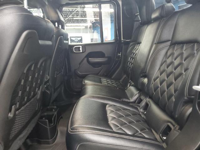 2020 Jeep Gladiator Customized Rubicon Pickup 4D 5 ft