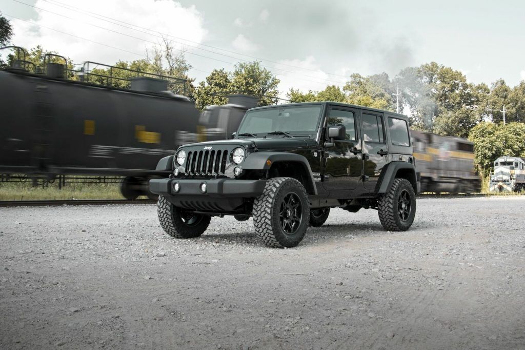 Rough Country 2.5″ Lift Kit for 2007-2018 Jeep Wrangler JK | 2-Door – Perf678