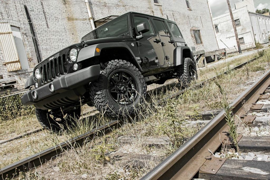 Rough Country 2.5″ Lift Kit for 2007-2018 Jeep Wrangler JK Unlimited – 67930