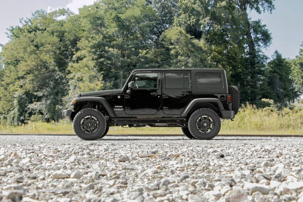 Rough Country 2.5″ Lift Kit for 2007-2018 Jeep Wrangler JK Unlimited – 67930