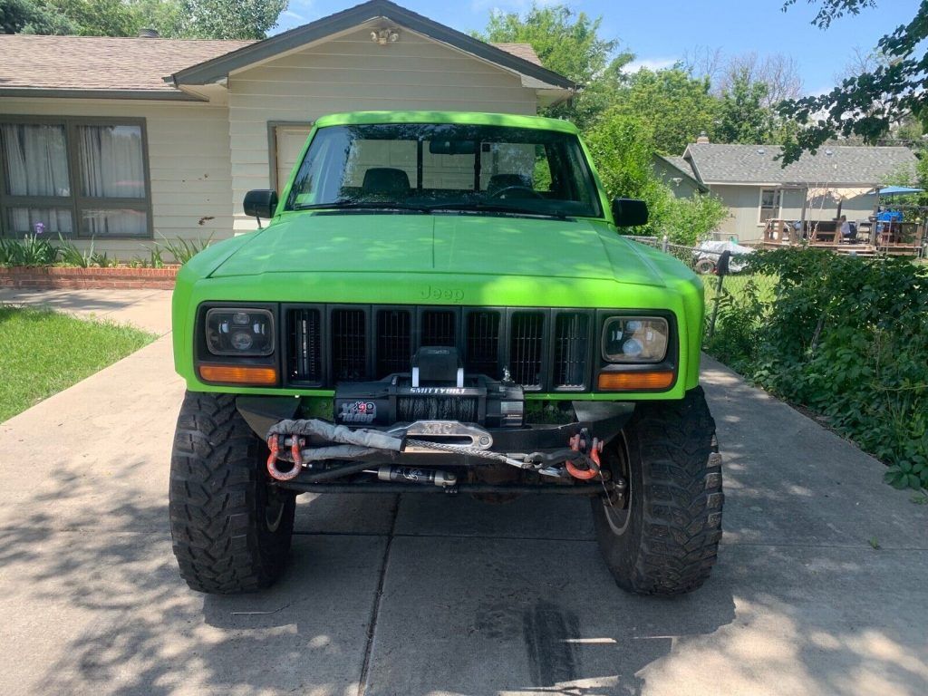 1990 Jeep Comanche Pioneer