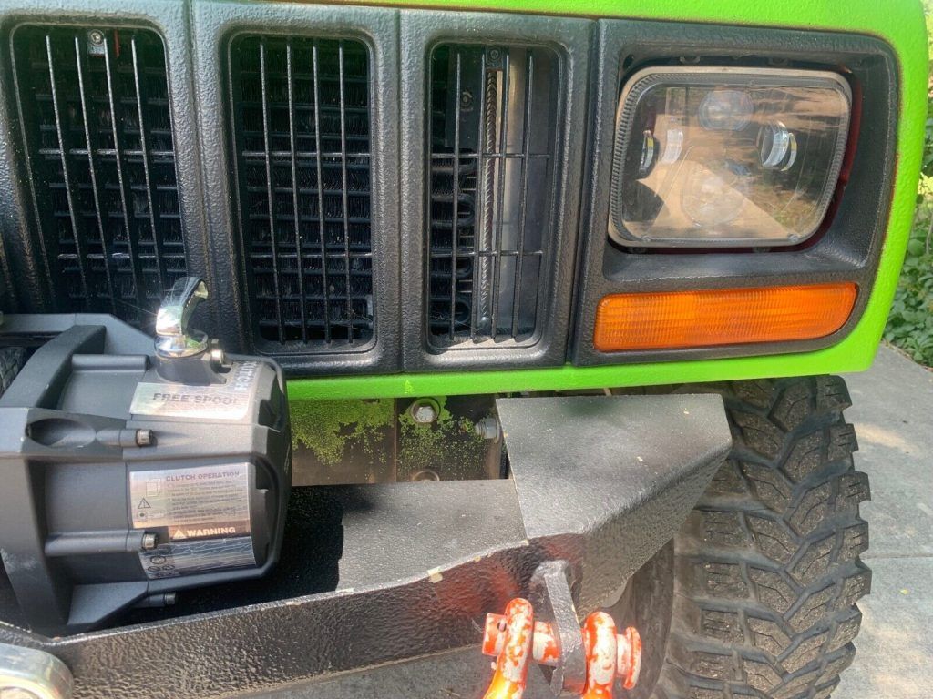 1990 Jeep Comanche Pioneer