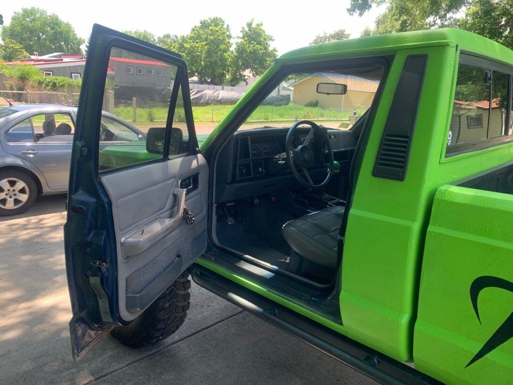 1990 Jeep Comanche Pioneer