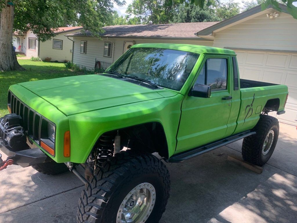 1990 Jeep Comanche Pioneer