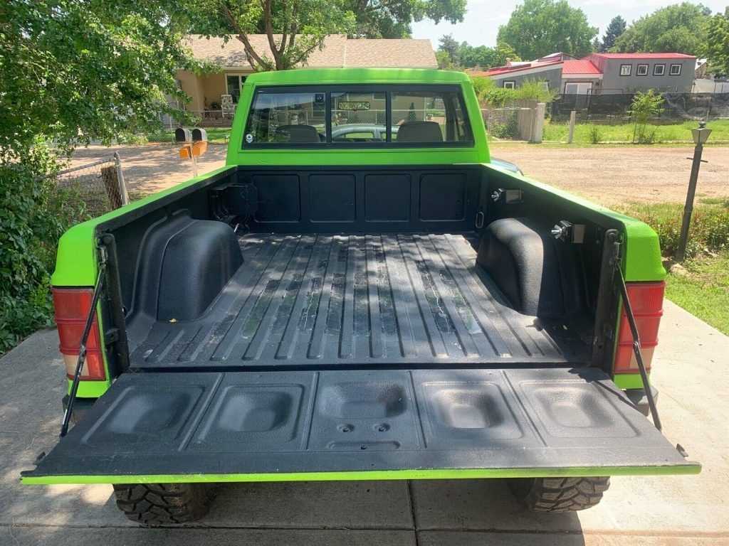 1990 Jeep Comanche Pioneer