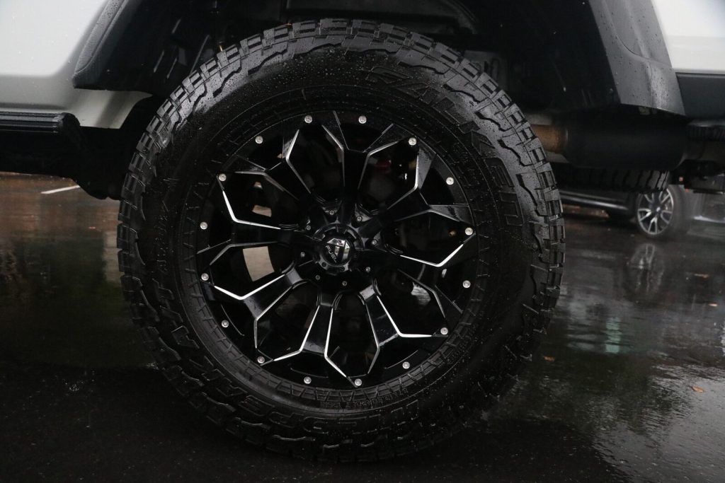 2020 Jeep Gladiator Rubicon 4X4 Hardtop W/aftermarket
