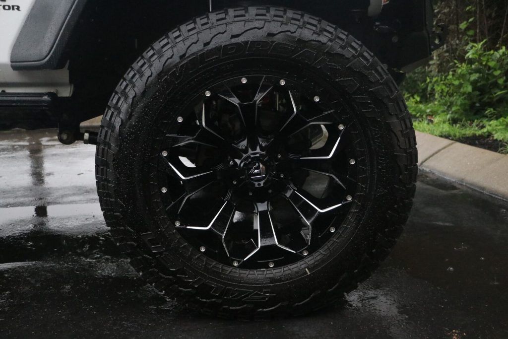 2020 Jeep Gladiator Rubicon 4X4 Hardtop W/aftermarket
