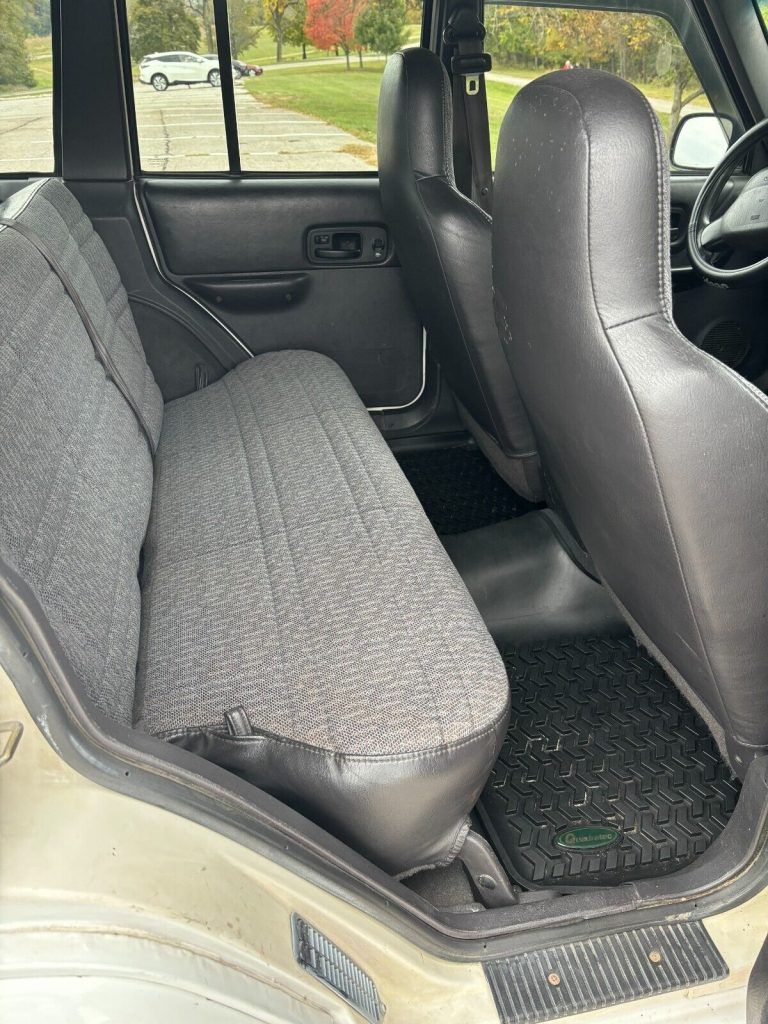 2000 Jeep Cherokee SE
