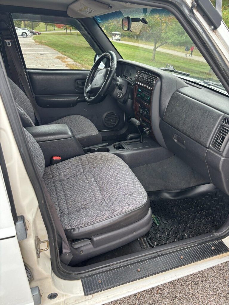 2000 Jeep Cherokee SE