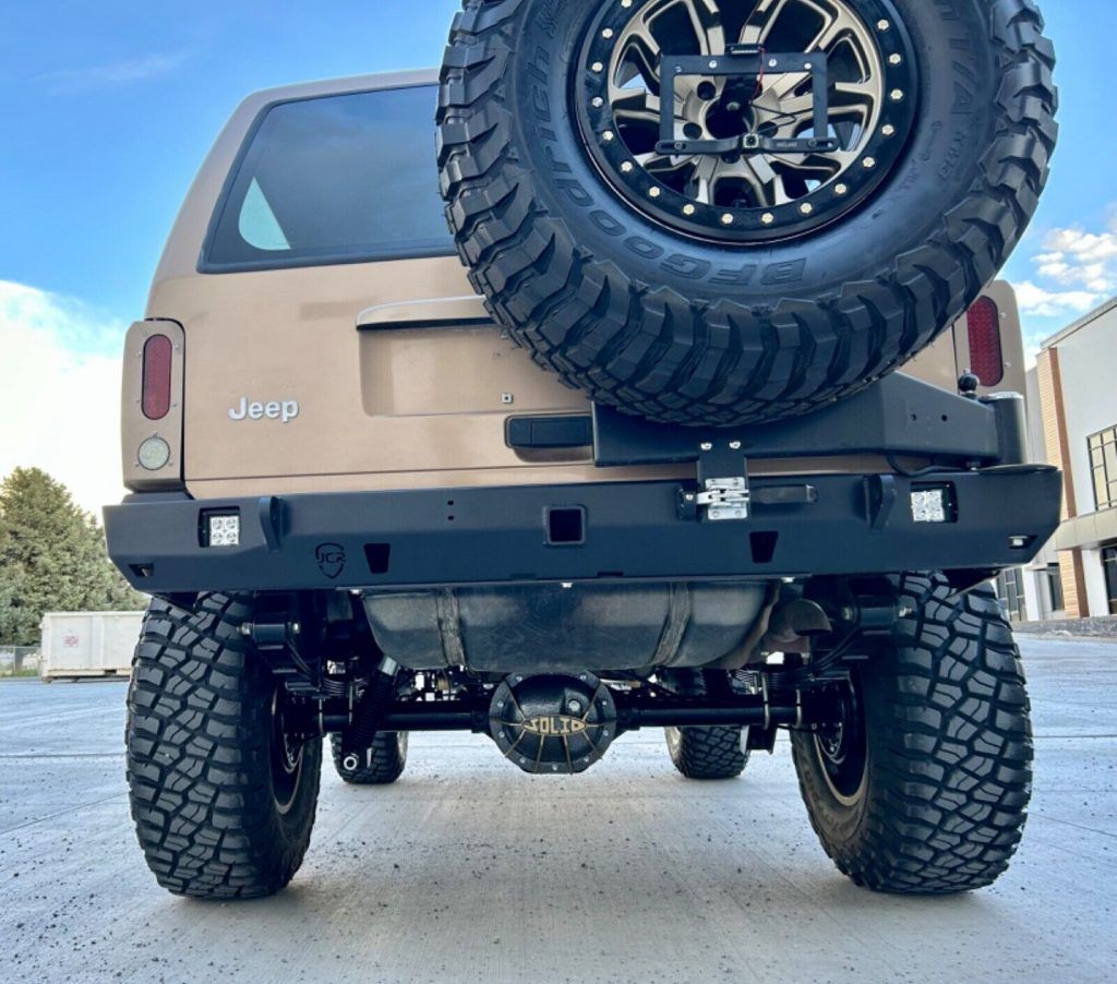 2000 Jeep Cherokee Sport XJ – Super Clean Built!