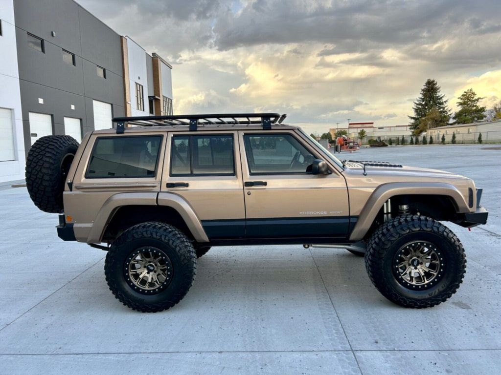 2000 Jeep Cherokee Sport XJ – Super Clean Built!