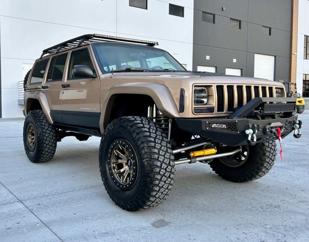 2000 Jeep Cherokee Sport XJ – Super Clean Built!