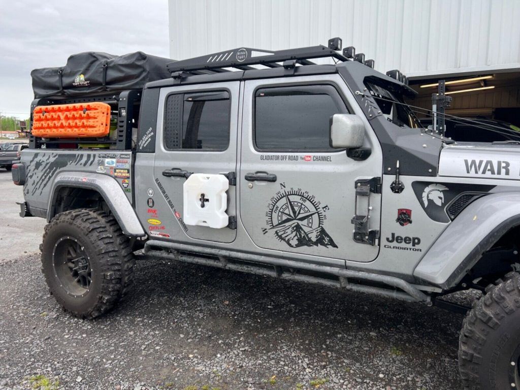 2021 Jeep Gladiator Sport