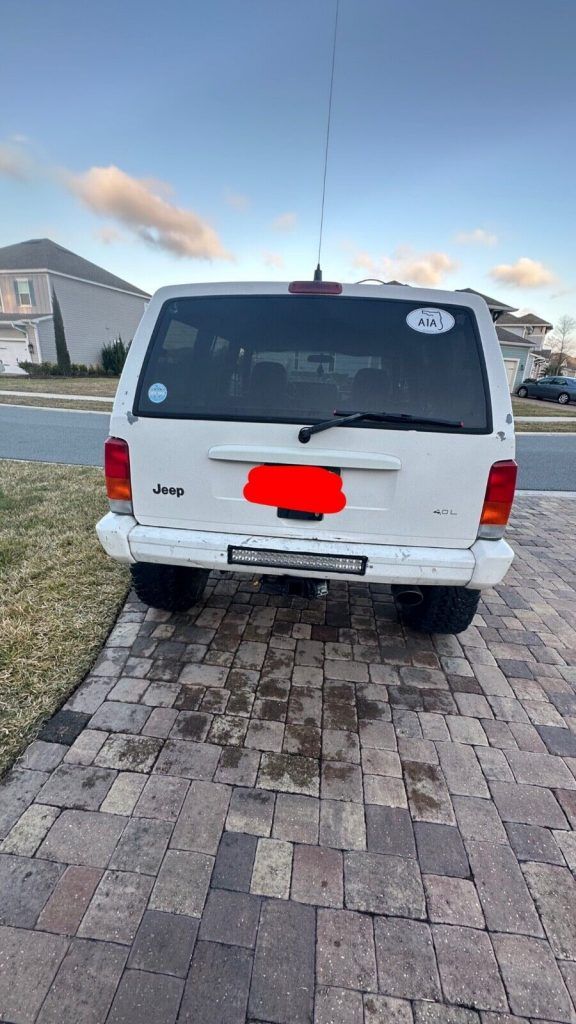 1998 Jeep Cherokee Classic Sport