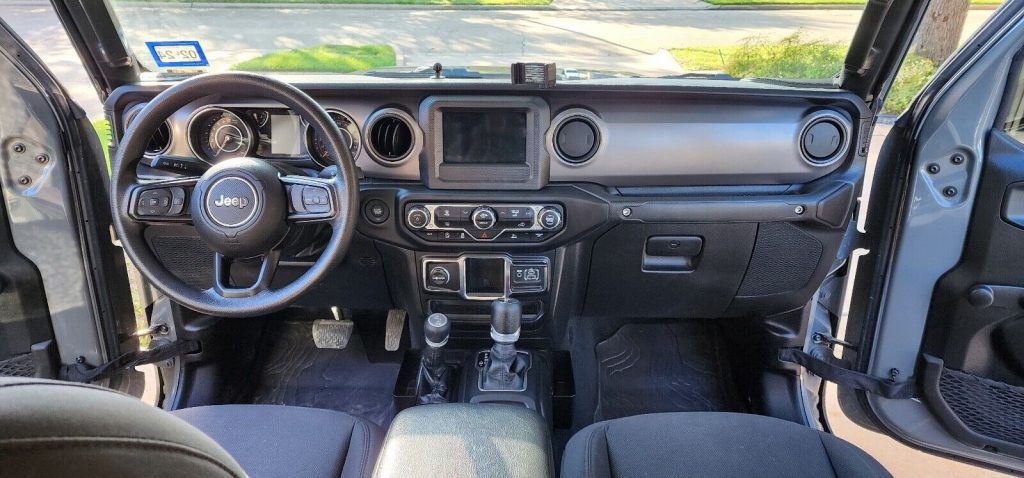 2022 Jeep Gladiator Sport