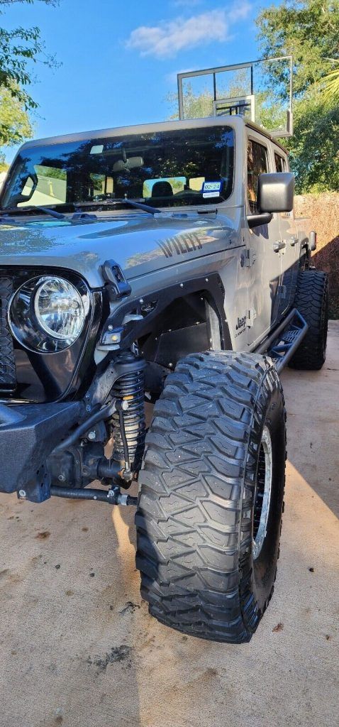 2022 Jeep Gladiator Sport