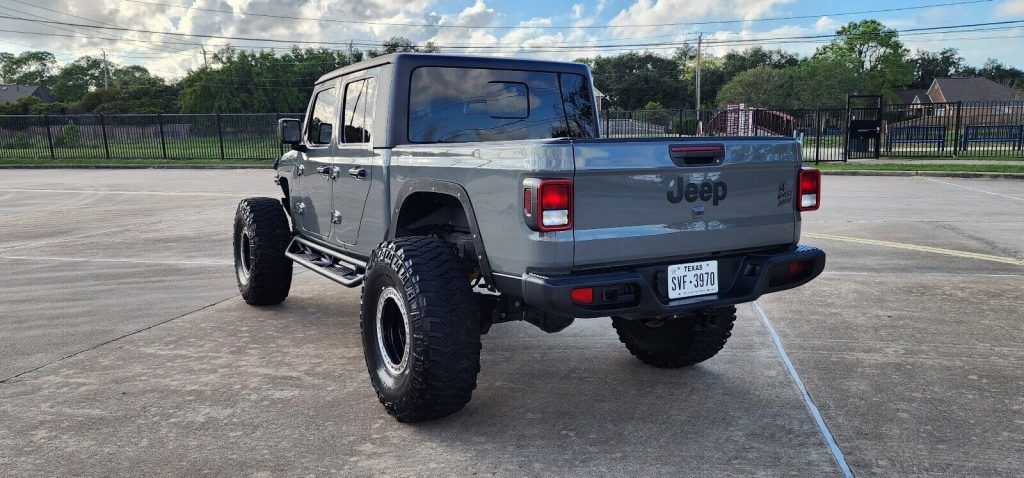 2022 Jeep Gladiator Sport