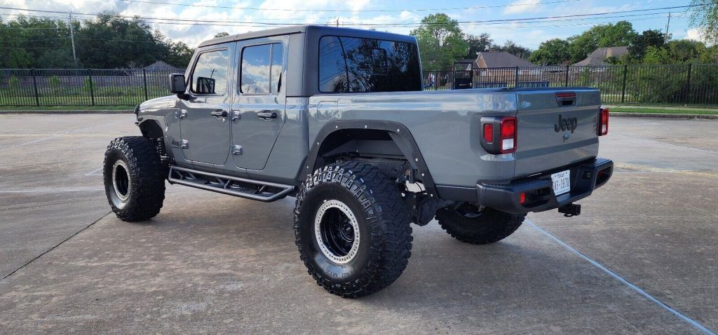 2022 Jeep Gladiator Sport