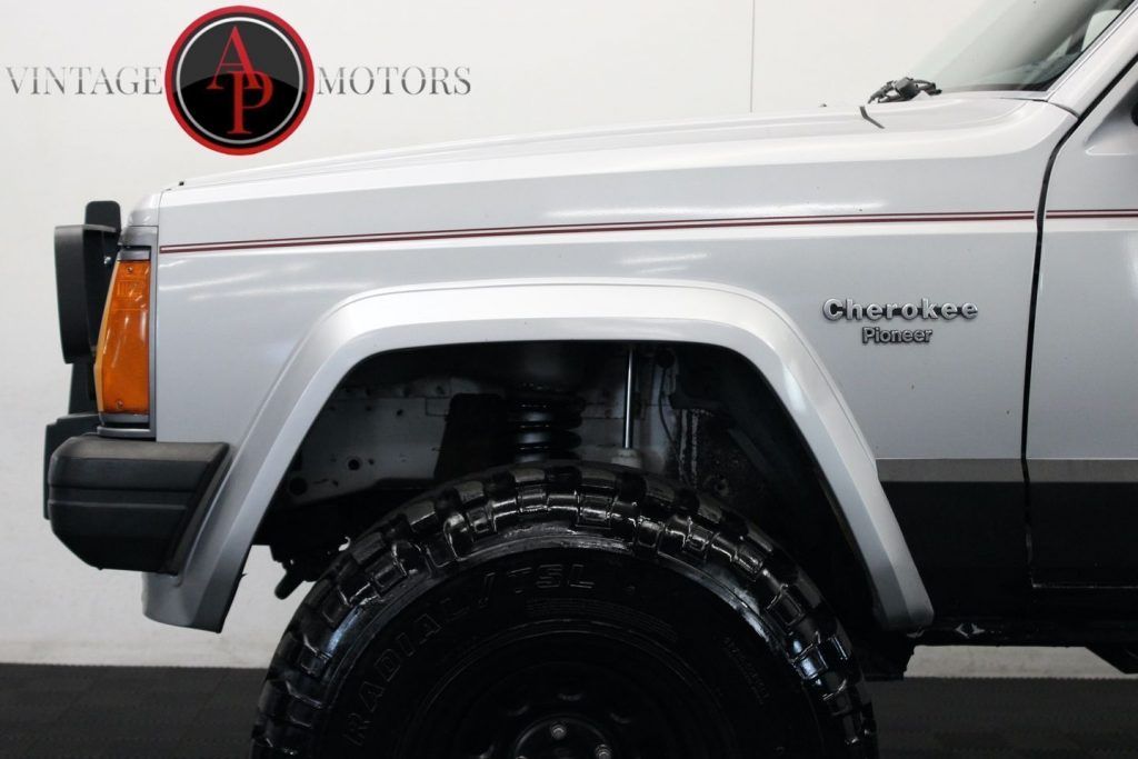 1988 Jeep Cherokee Pioneer XJ 40k Miles 4×4