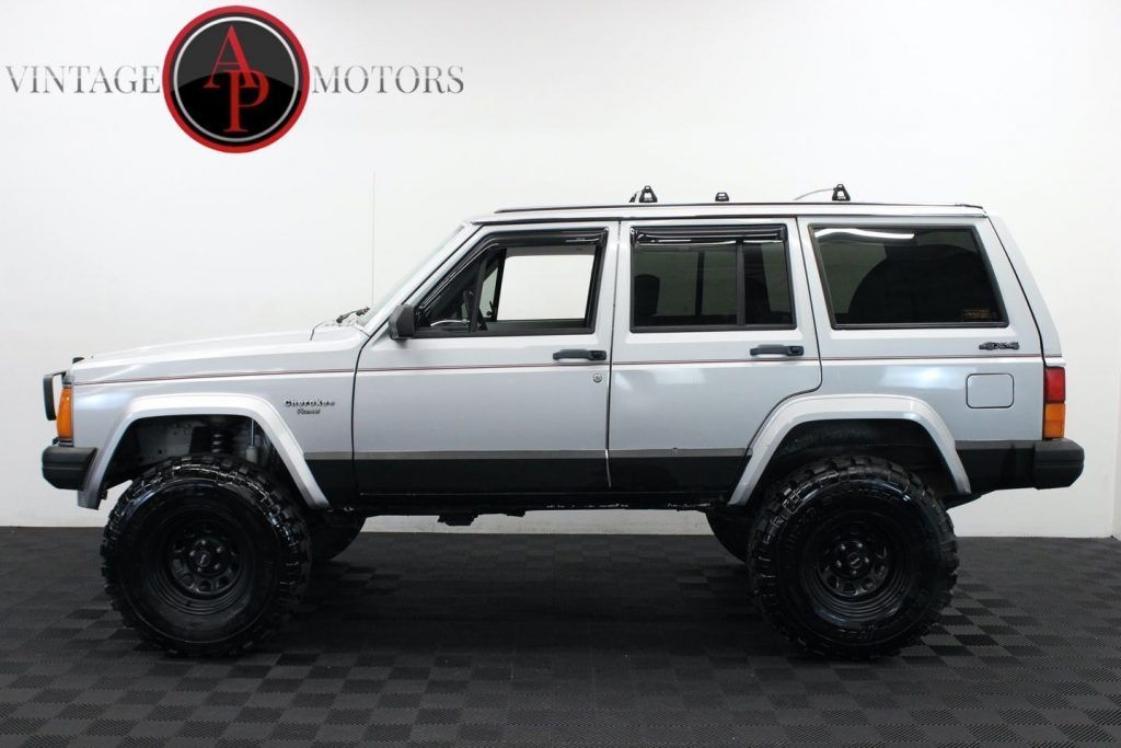 1988 Jeep Cherokee Pioneer XJ 40k Miles 4×4