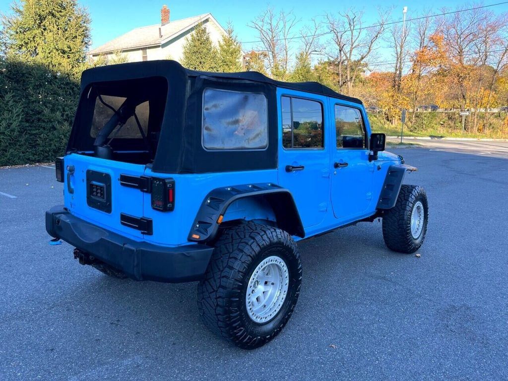 2017 Jeep Wrangler Unlimited / 6 Speed Only 59K Miles
