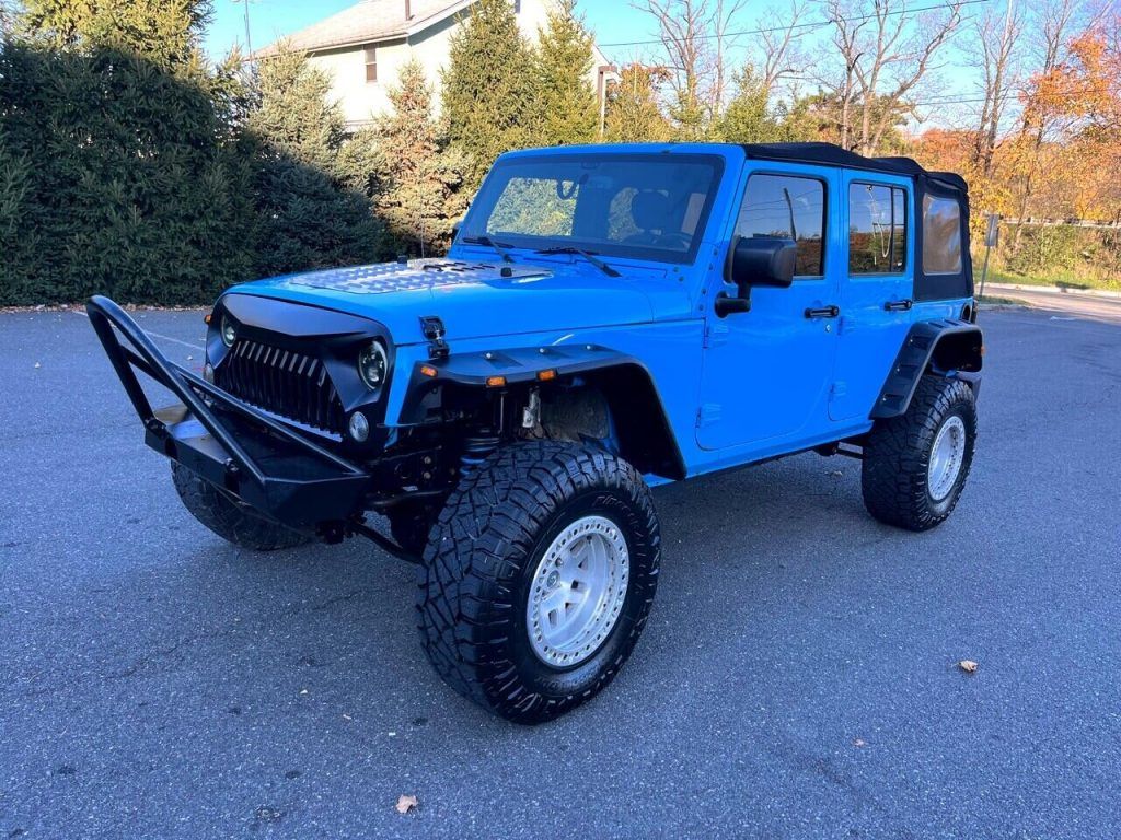 2017 Jeep Wrangler Unlimited / 6 Speed Only 59K Miles