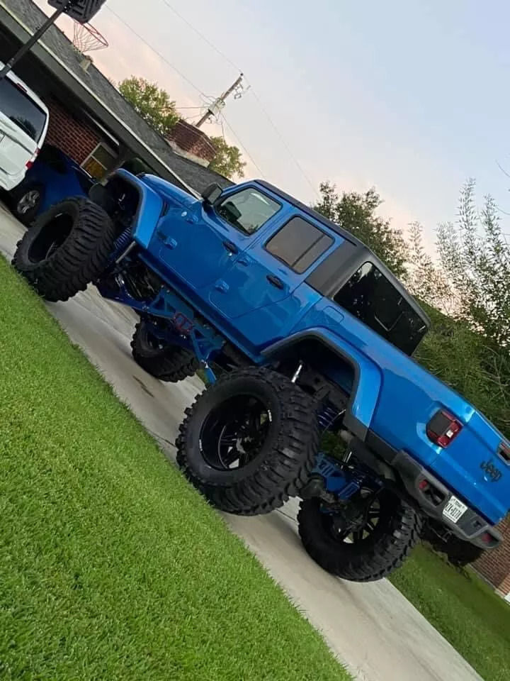 2021 Jeep Gladiator Sport