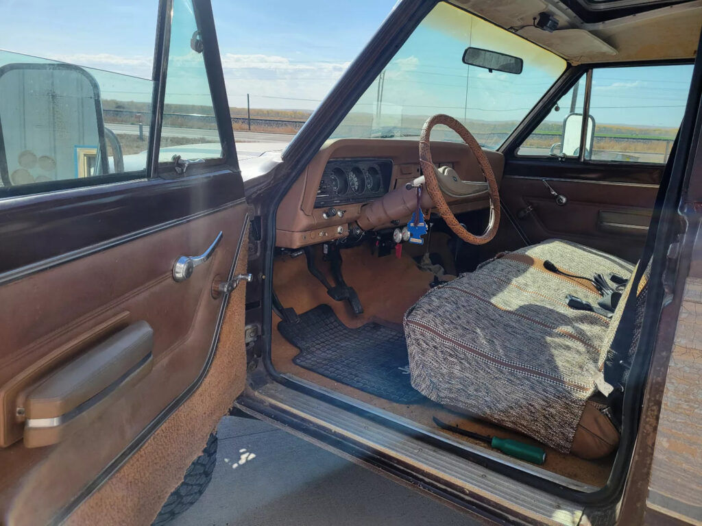 1977 Jeep Hemi