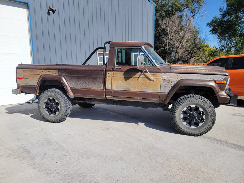 1977 Jeep Hemi