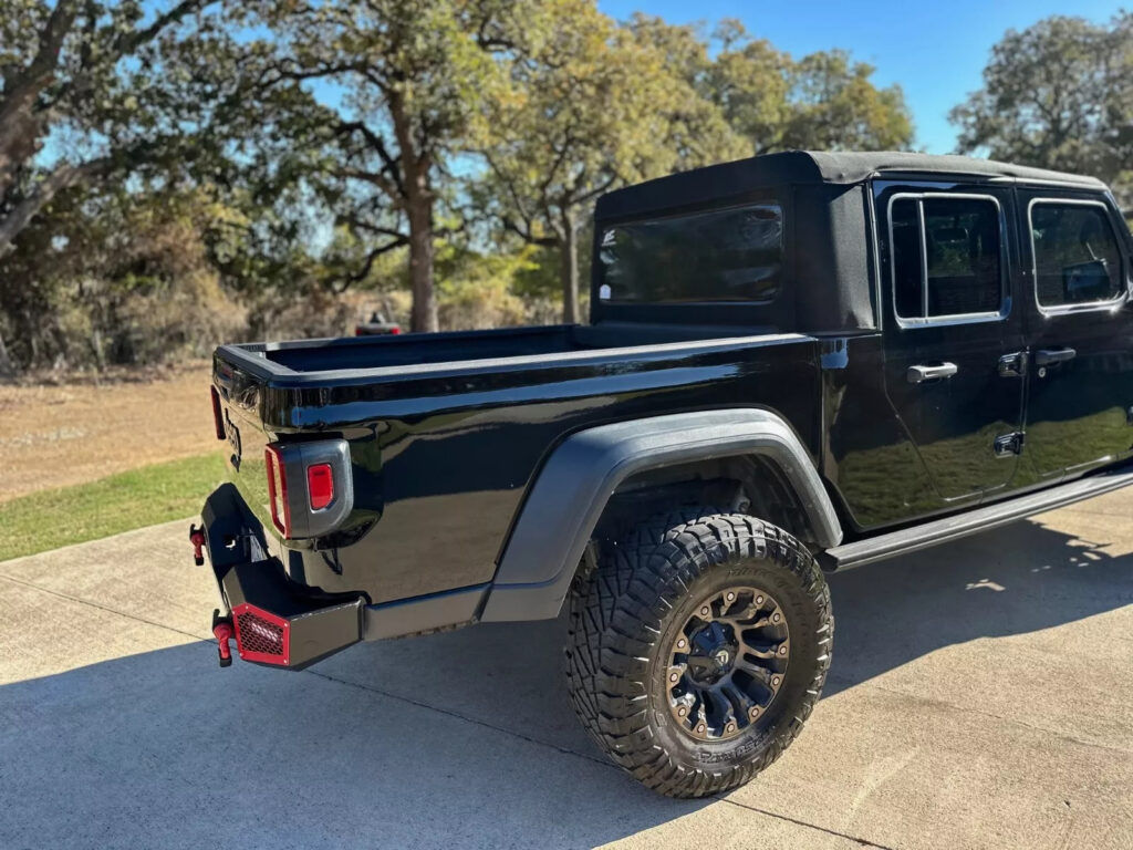 2020 Jeep Gladiator Sport