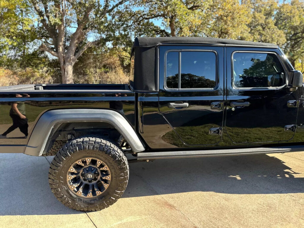 2020 Jeep Gladiator Sport