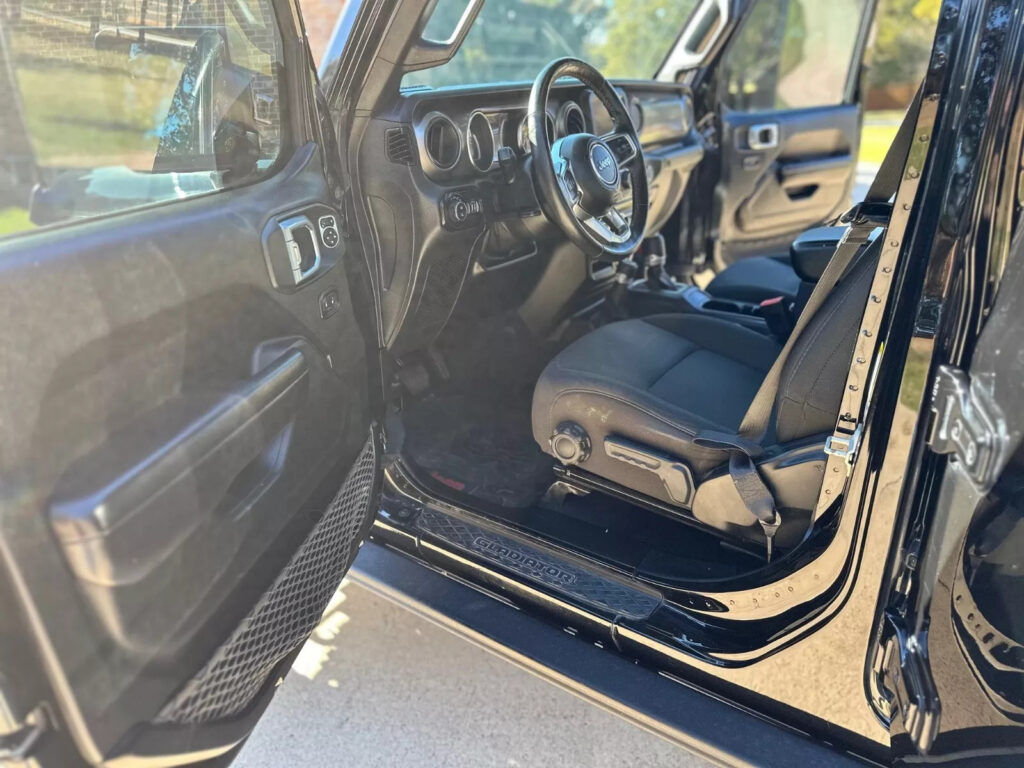 2020 Jeep Gladiator Sport