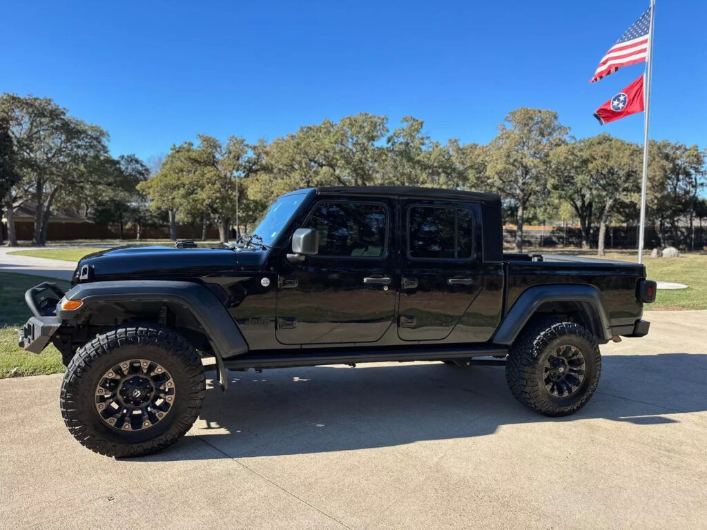 2020 Jeep Gladiator Sport