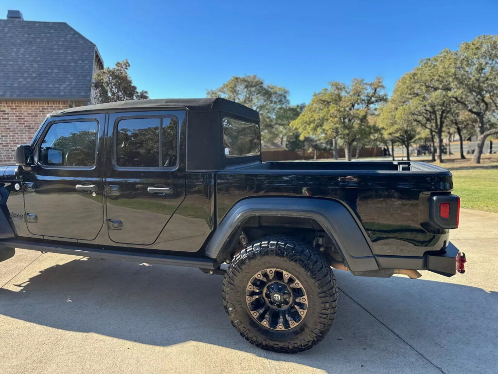 2020 Jeep Gladiator Sport