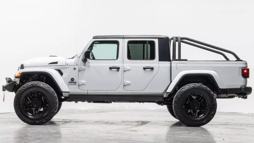 2024 Jeep Gladiator Nighthawk 4×4 4dr Crew Cab 5.0 ft. SB