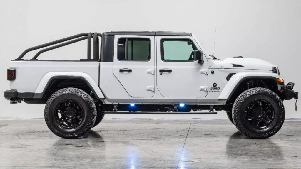 2024 Jeep Gladiator Nighthawk 4×4 4dr Crew Cab 5.0 ft. SB