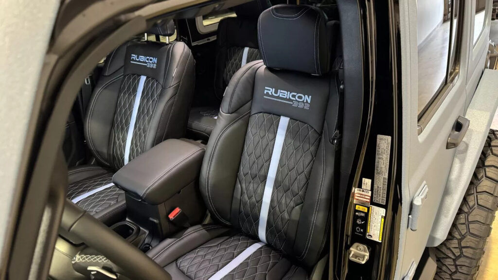 2024 Jeep Wrangler Rubicon 392 4X4 HARD ToP, Dupont Kevlar, Bumpers