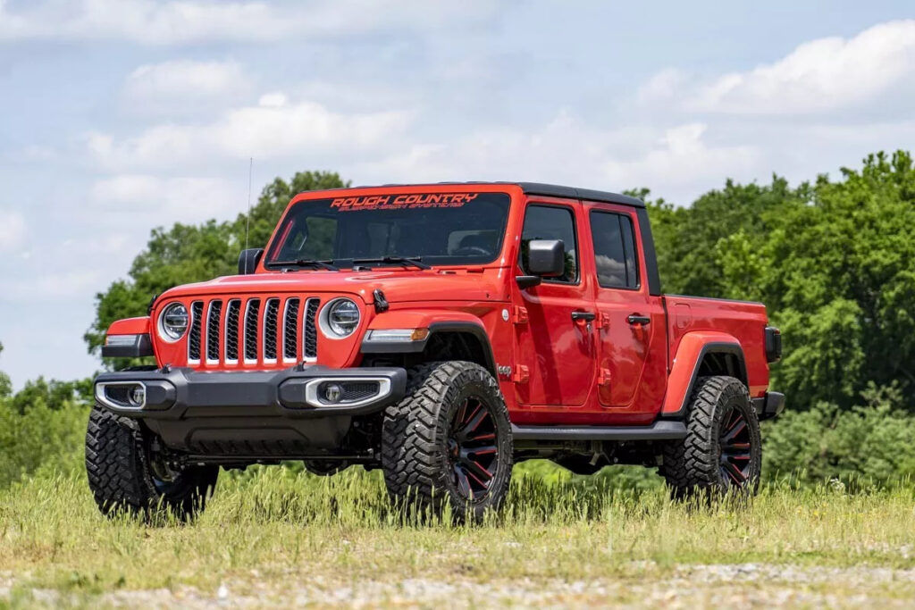 Rough Country 2.5″ Leveling Lift Kit for 2020-2024 Jeep Gladiator JT – 63400