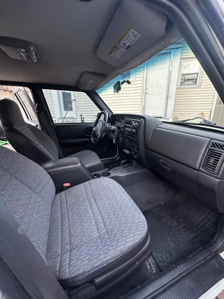 2000 Jeep Cherokee Sport