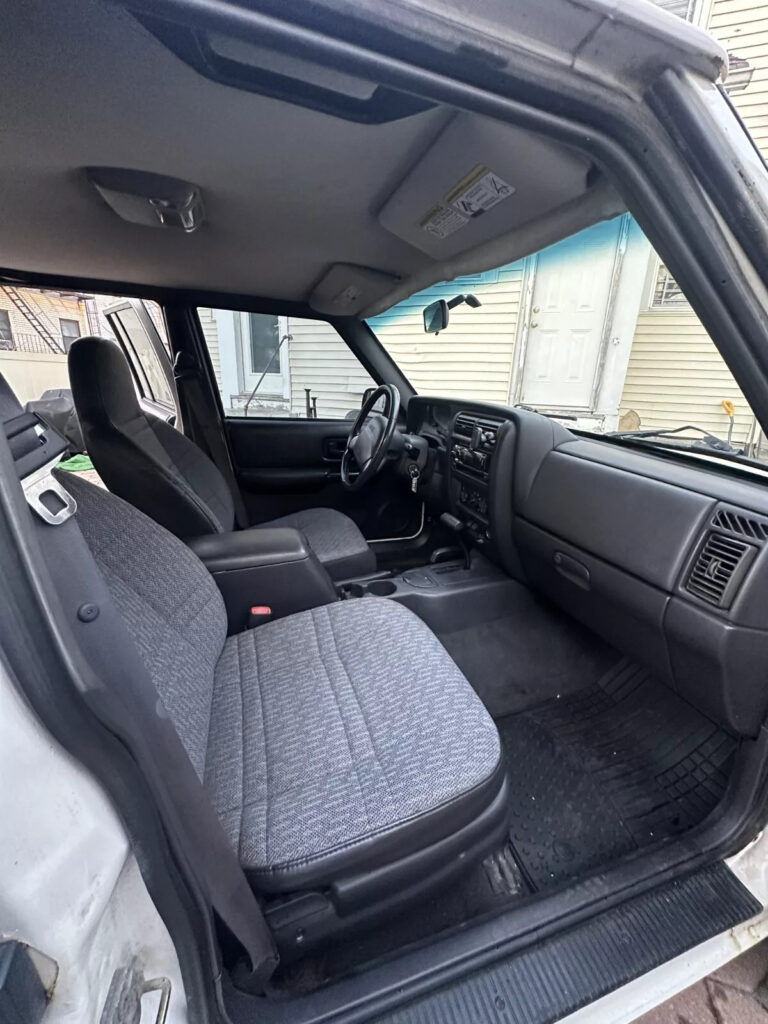 2000 Jeep Cherokee Sport