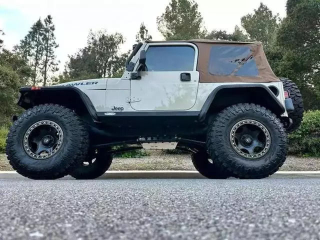 2005 Jeep Wrangler Sport SUV 2D