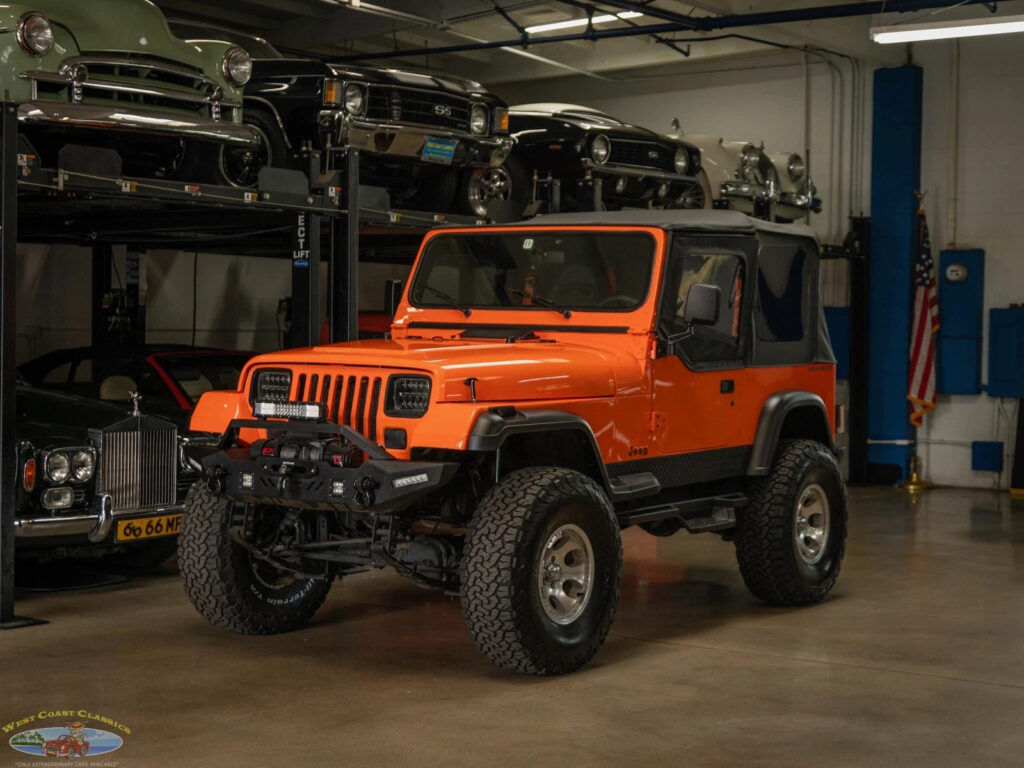 1994 Jeep Wrangler Custom SE 4WD SUV