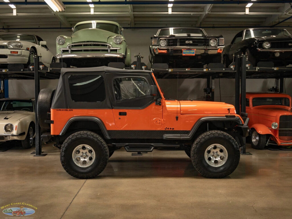 1994 Jeep Wrangler Custom SE 4WD SUV