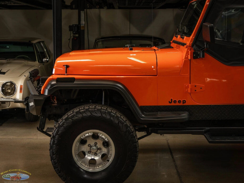 1994 Jeep Wrangler Custom SE 4WD SUV