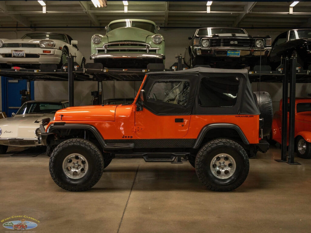 1994 Jeep Wrangler Custom SE 4WD SUV