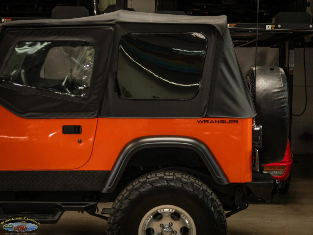 1994 Jeep Wrangler Custom SE 4WD SUV