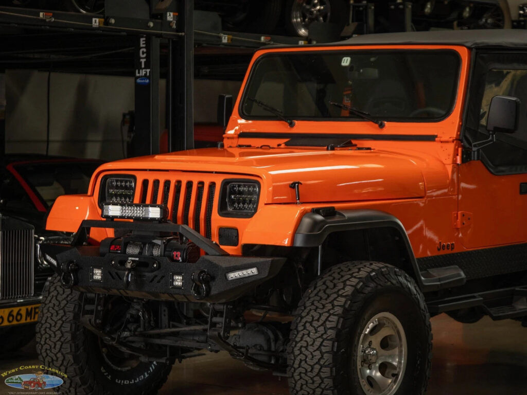 1994 Jeep Wrangler Custom SE 4WD SUV