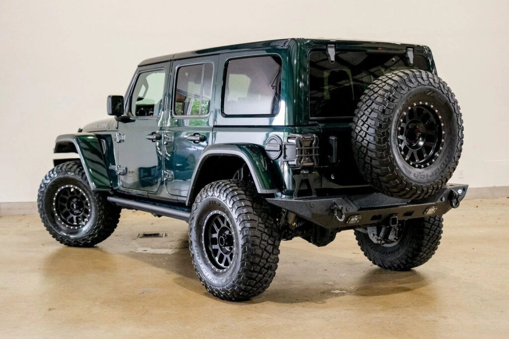 2020 Jeep Wrangler Unlimited Rubicon 392 HEMI CONV 4X4, Bumpers,led’s