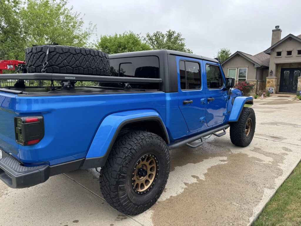2021 Jeep Gladiator Sport