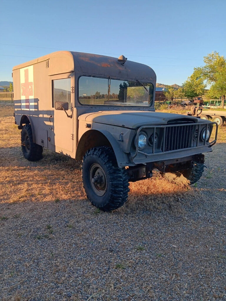 1967 M725 Kaiser Jeep Military Ambulance